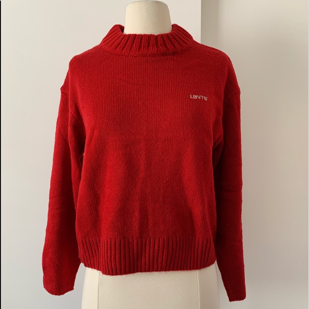 🍃Levi’s Red Sweater